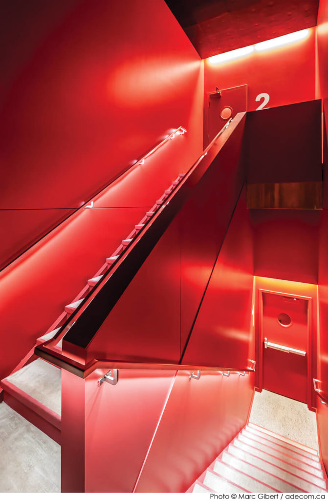 Marches rouges Amphitheatre Trois-Rivières